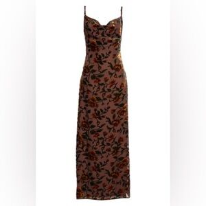 Lulus Romance in the Making Floral Velvet Gown |
Nordstrom